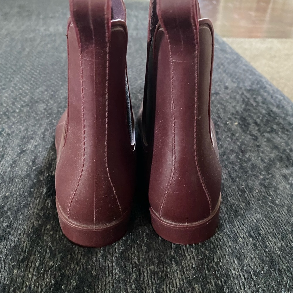 J. Crew matte Chelsea rain boots, size 8 - Picture 3 of 4